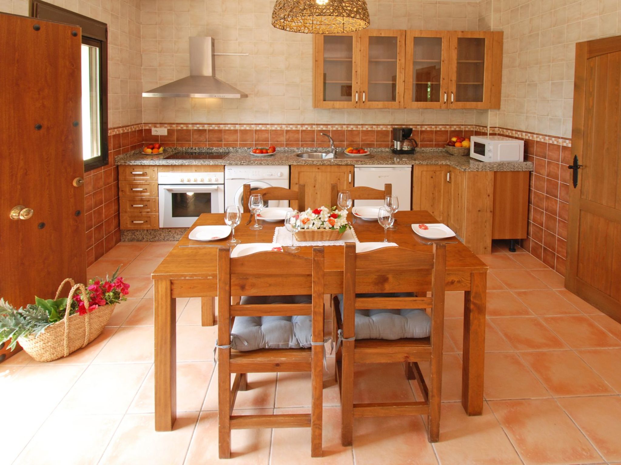 Villa Los Poyatos, beheizter Pool, Wifi, AC,BBQ-Image-tags.info