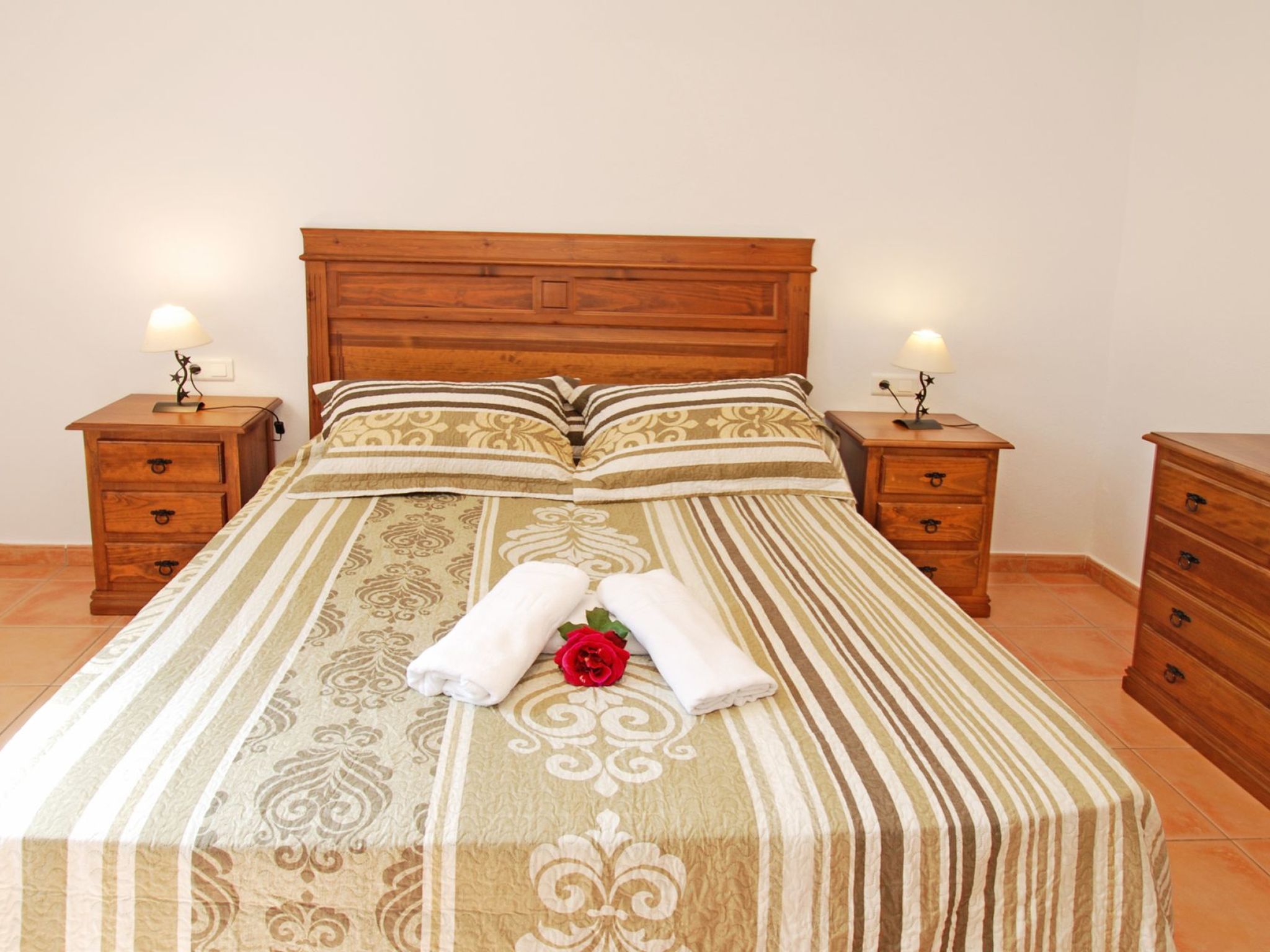 Villa Los Poyatos, beheizter Pool, Wifi, AC,BBQ-Image-tags.info