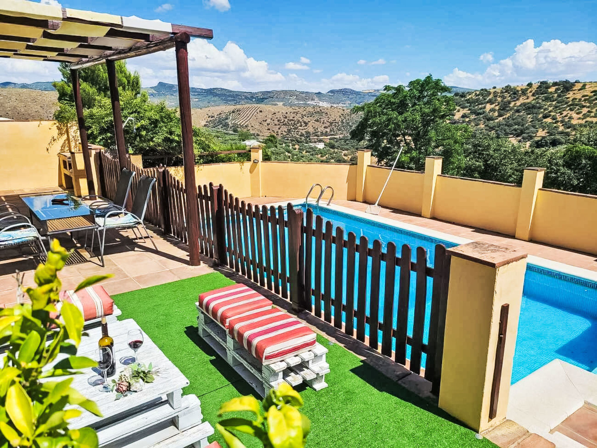 In Algarinejo mit Eigener Terrasse