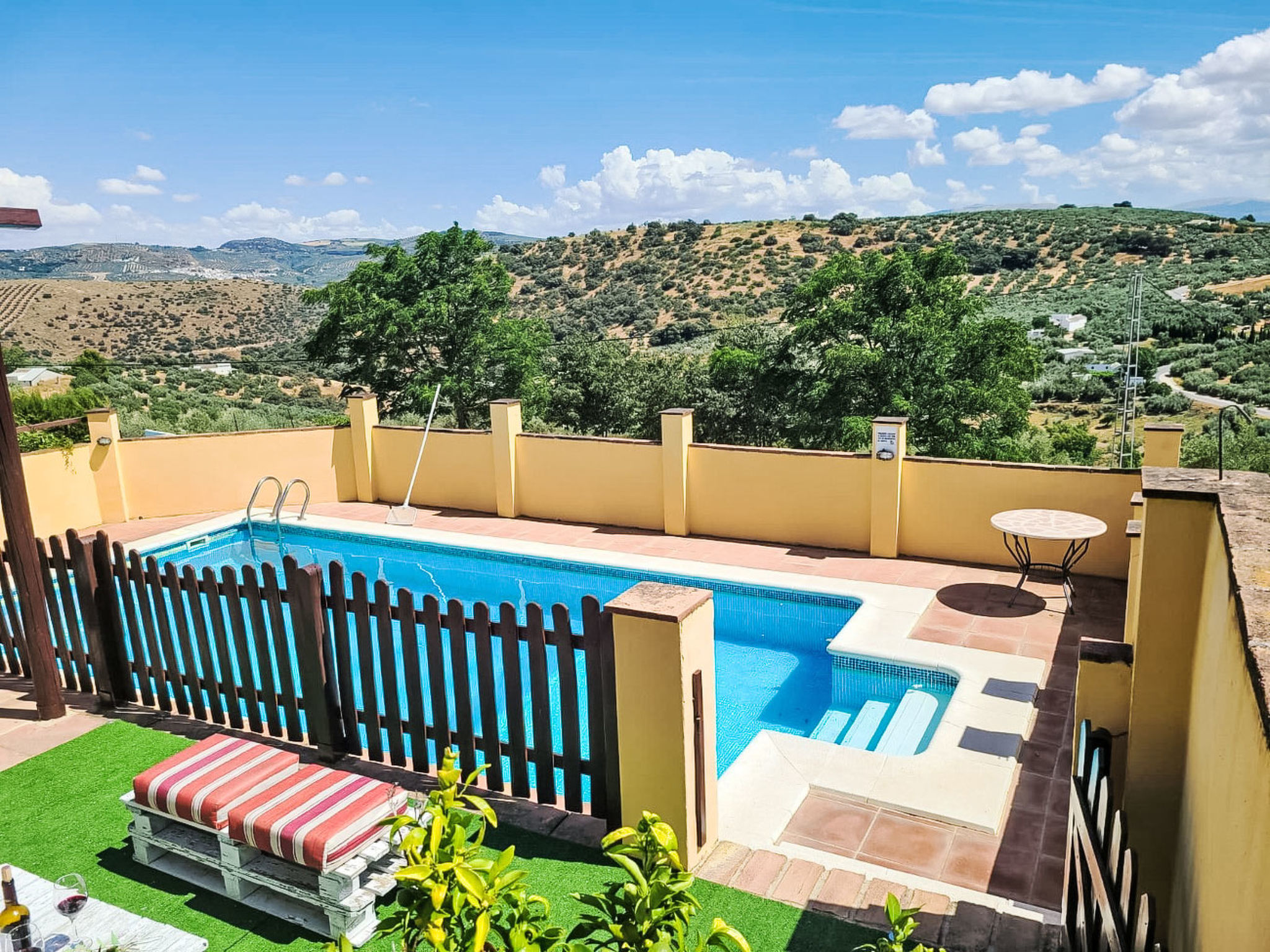 In Algarinejo mit Eigener Terrasse