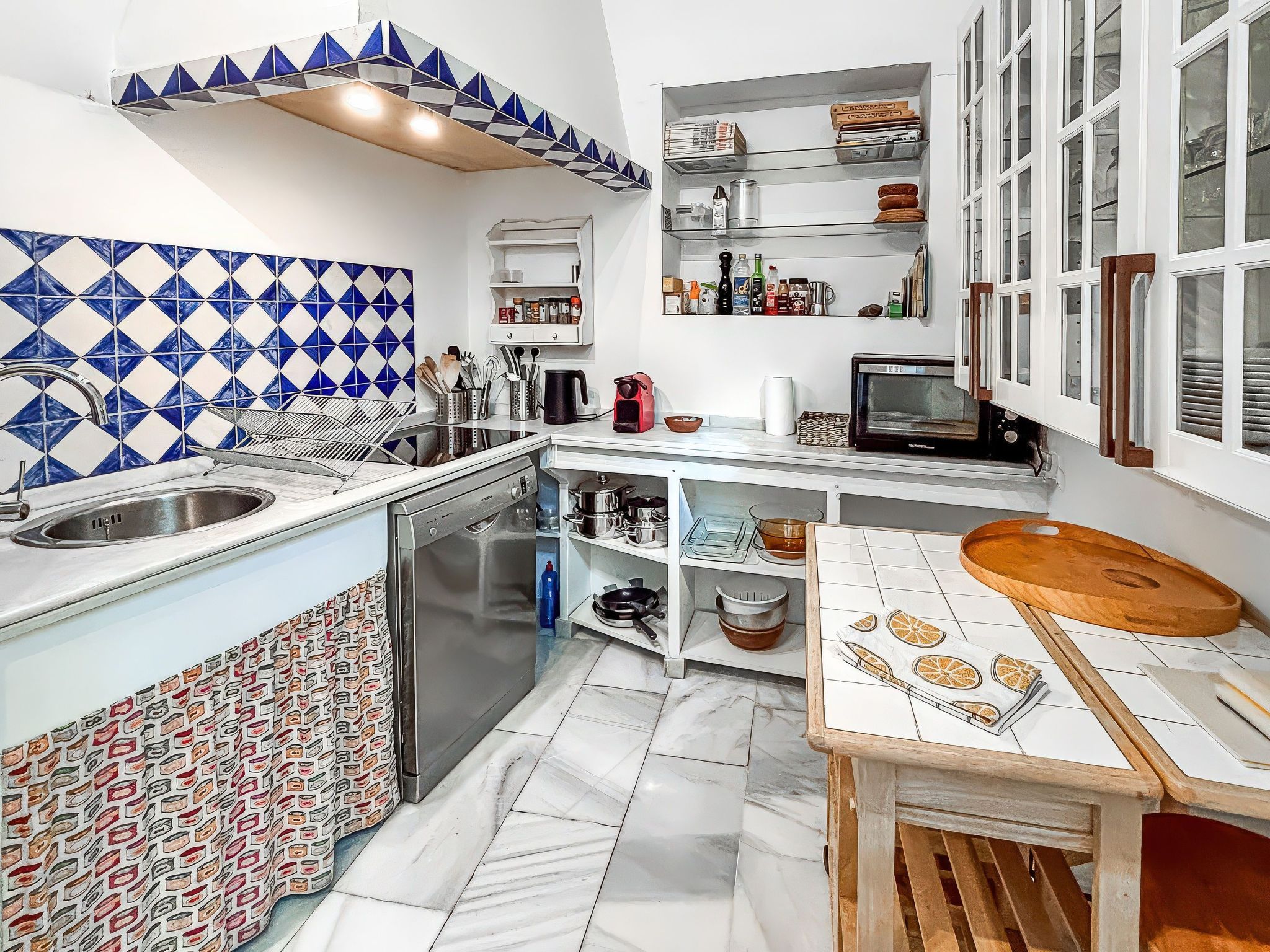 Helle Dach-Maisonette mit riesiger Terrasse