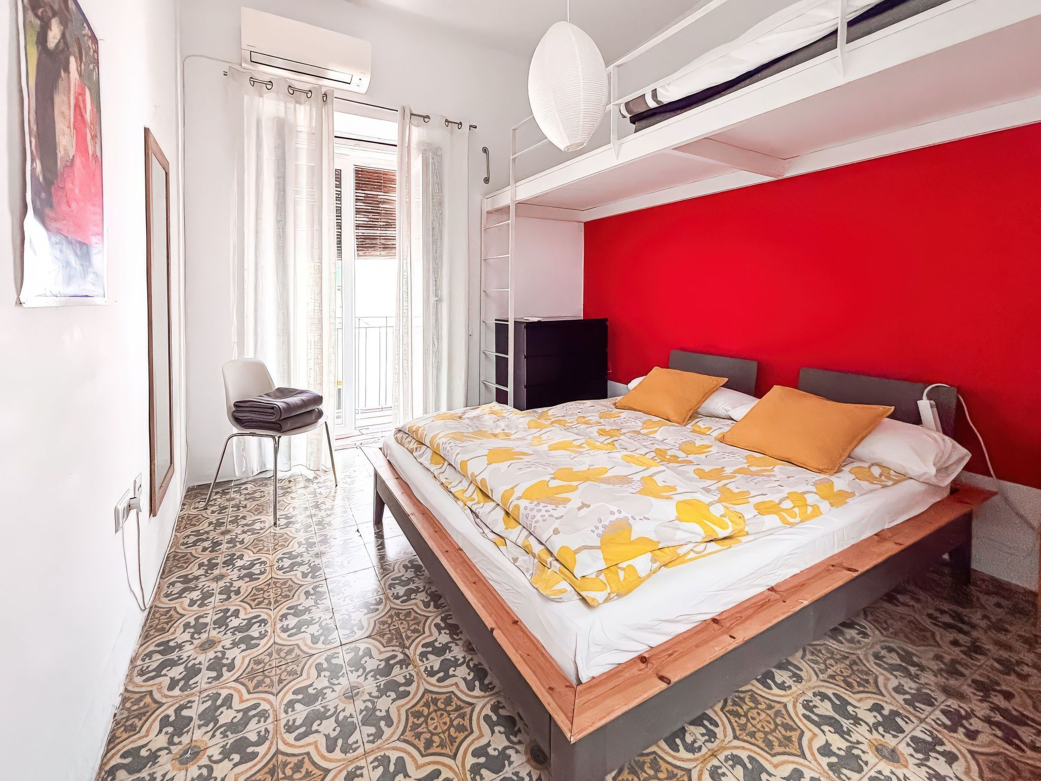 Helle Dach-Maisonette mit riesiger Terrasse-Inside