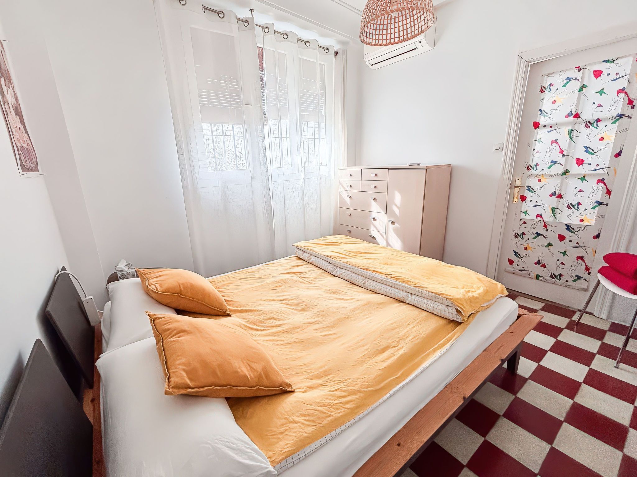 Helle Dach-Maisonette mit riesiger Terrasse-Inside