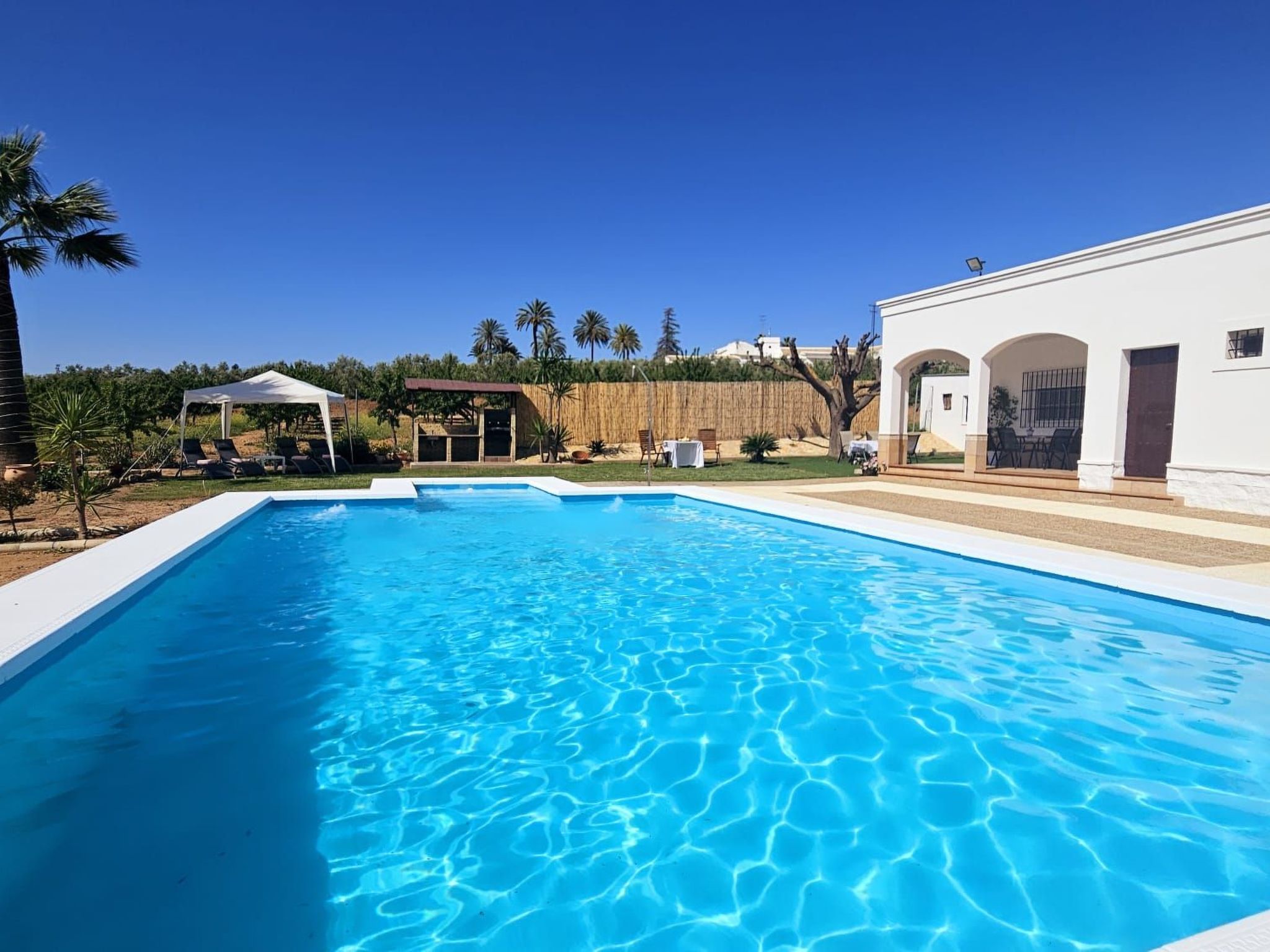 Ferienhaus mit umzäuntem Garten in Sevilla/La Puebla de Cazalla (Spanien) und 1 Hund erlaubt