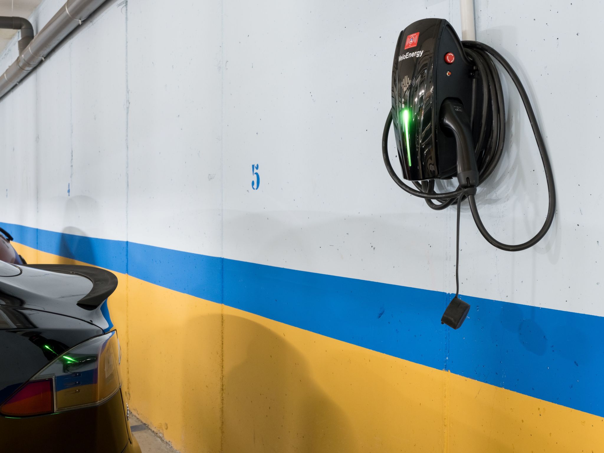 Entspannungs- und Aktivitätsumgebung - E-Ladegerät-Binnen