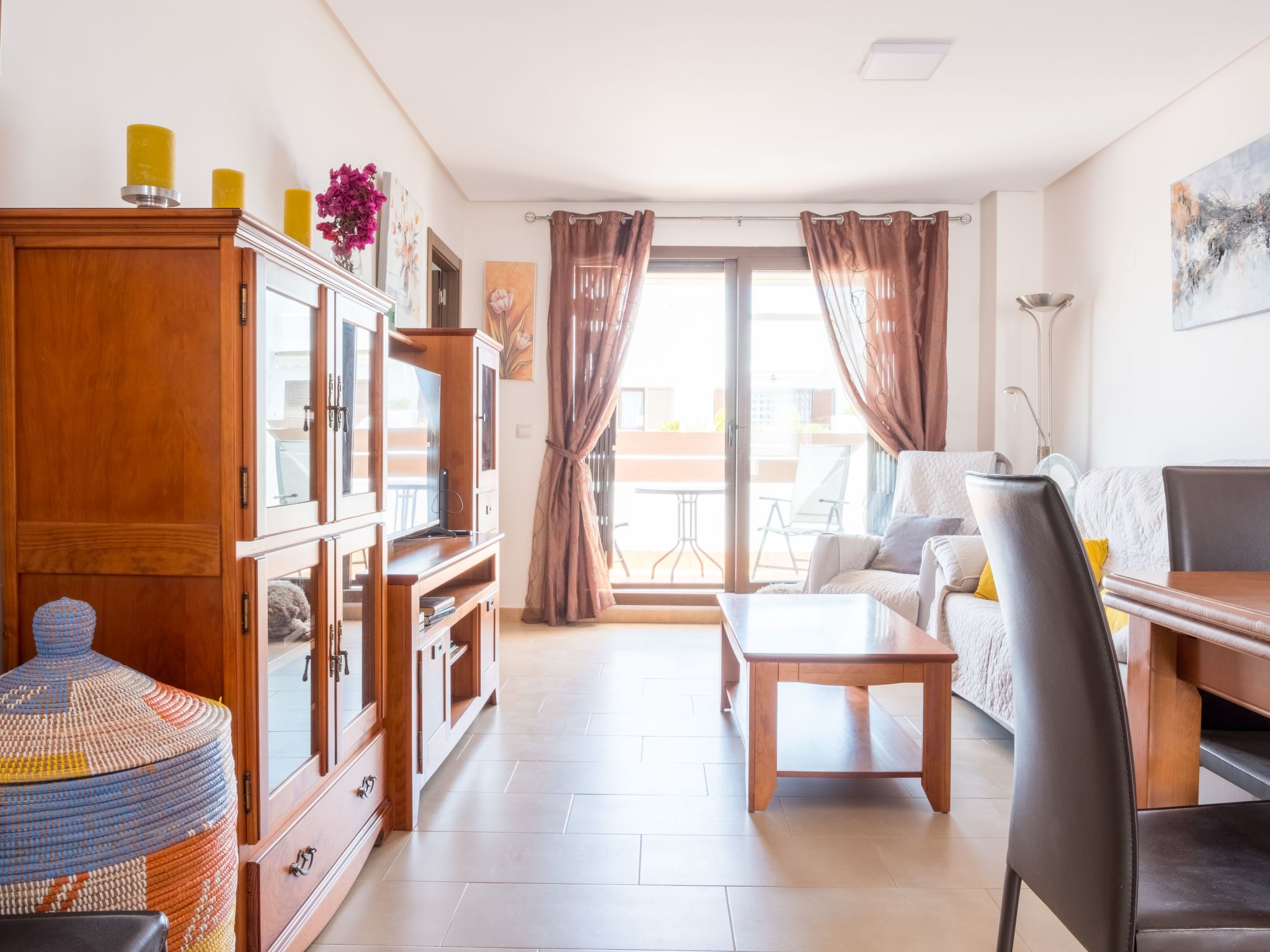 Entspannungs- und Aktivitätsumgebung - E-Ladegerät-Binnen