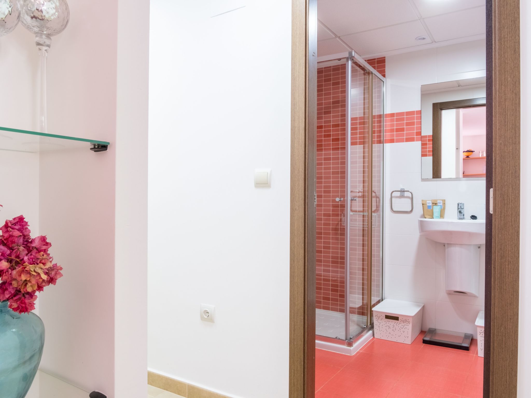 Entspannungs- und Aktivitätsumgebung - E-Ladegerät-Binnen