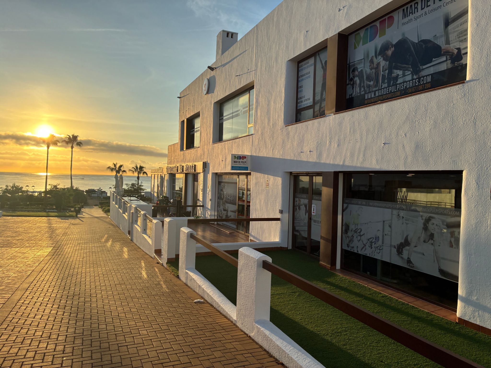 Entspannungs- und Aktivitätsumgebung - E-Ladegerät-Binnen