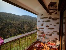 Das Upside Down House mit Whirlpool-Badewanne