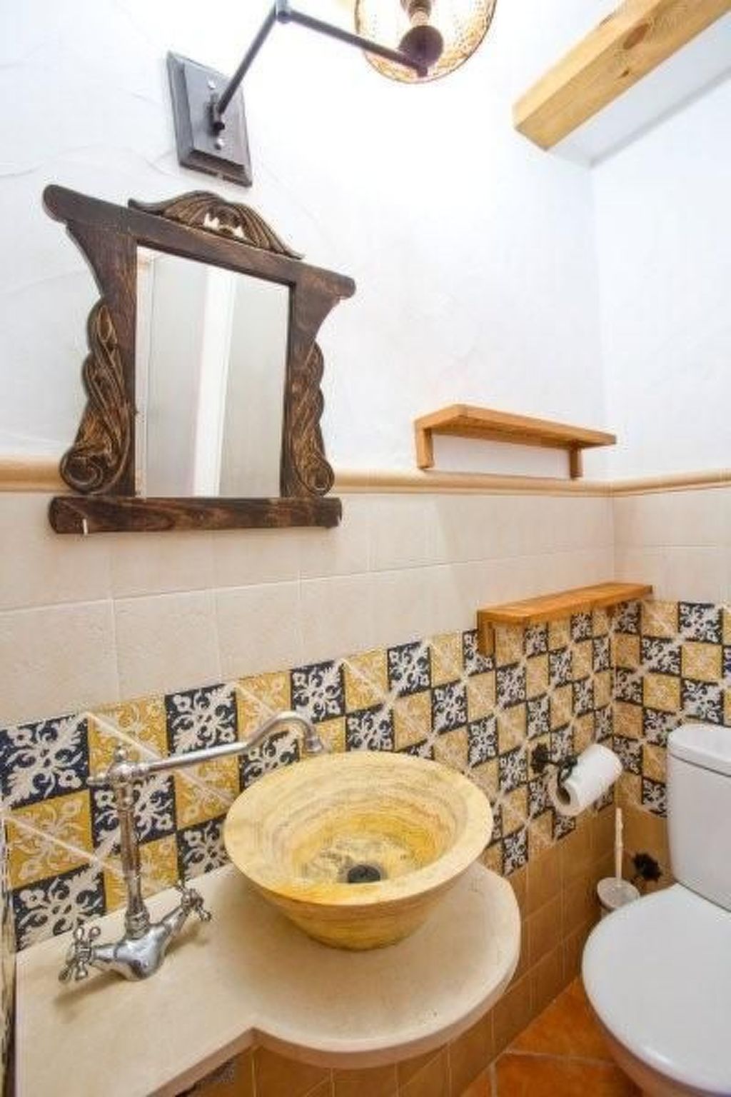 Haus mit integrierter Felswand und Jacuzzi-Image-tags.info