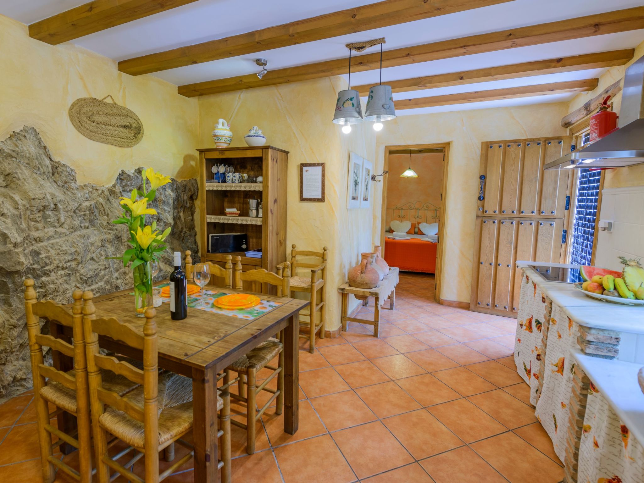 Haus mit integrierter Felswand und Jacuzzi-Image-tags.info