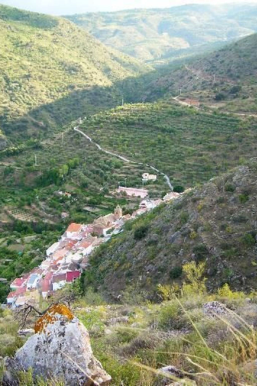 Haus mit integrierter Felswand und Jacuzzi-Image-tags.info