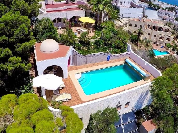 Vrijstaande villa met privézwembad op 600 meter van zee in Mojácar in Mojácar