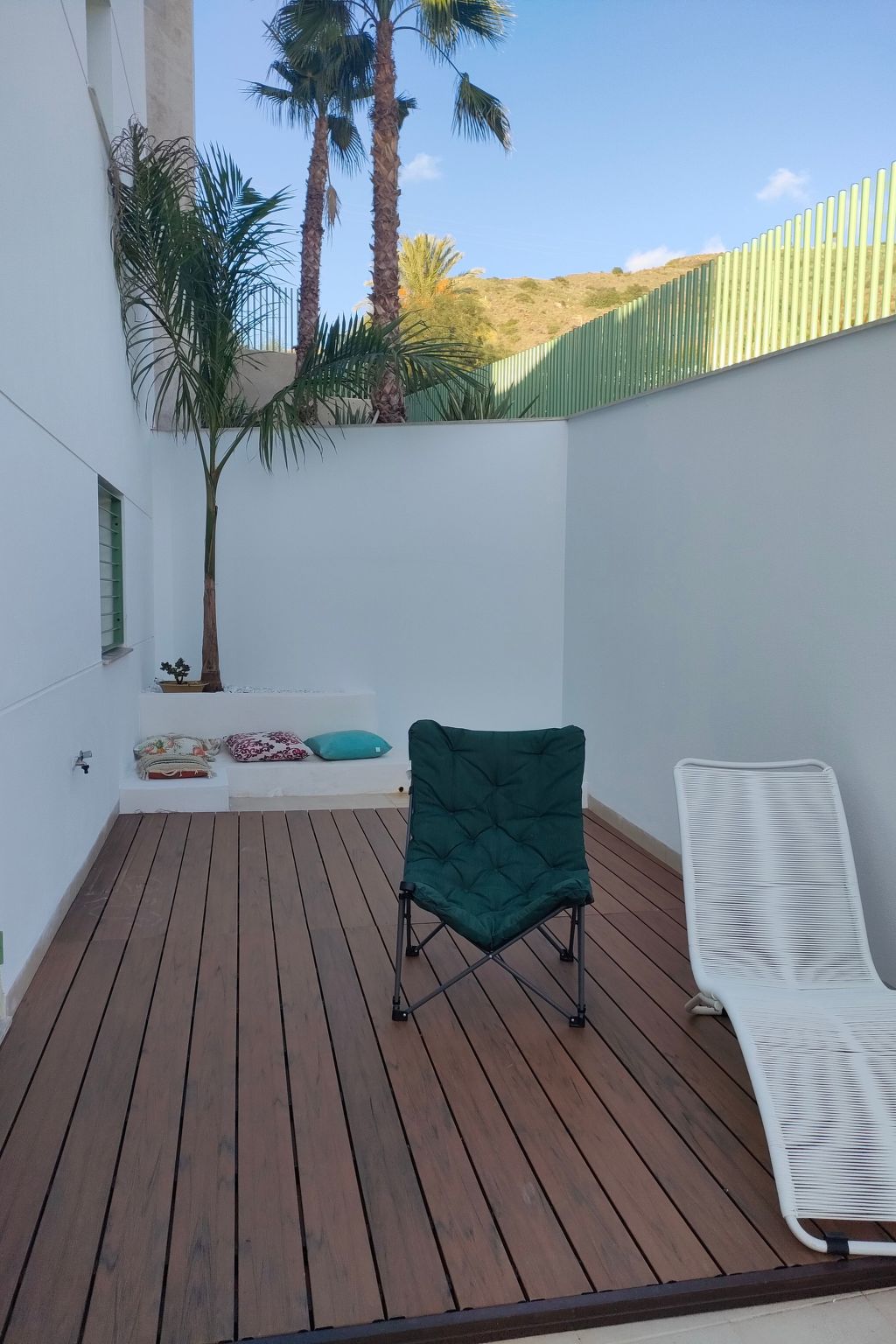 "La Invincible Moja" (Die unbesiegbare Moja)