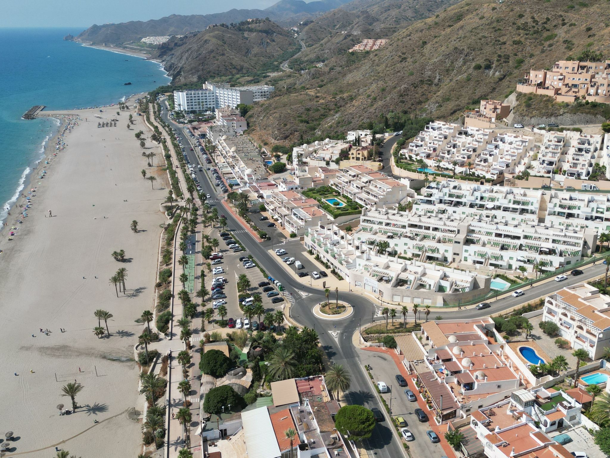 "La Invincible Moja" (Die unbesiegbare Moja)-Outside