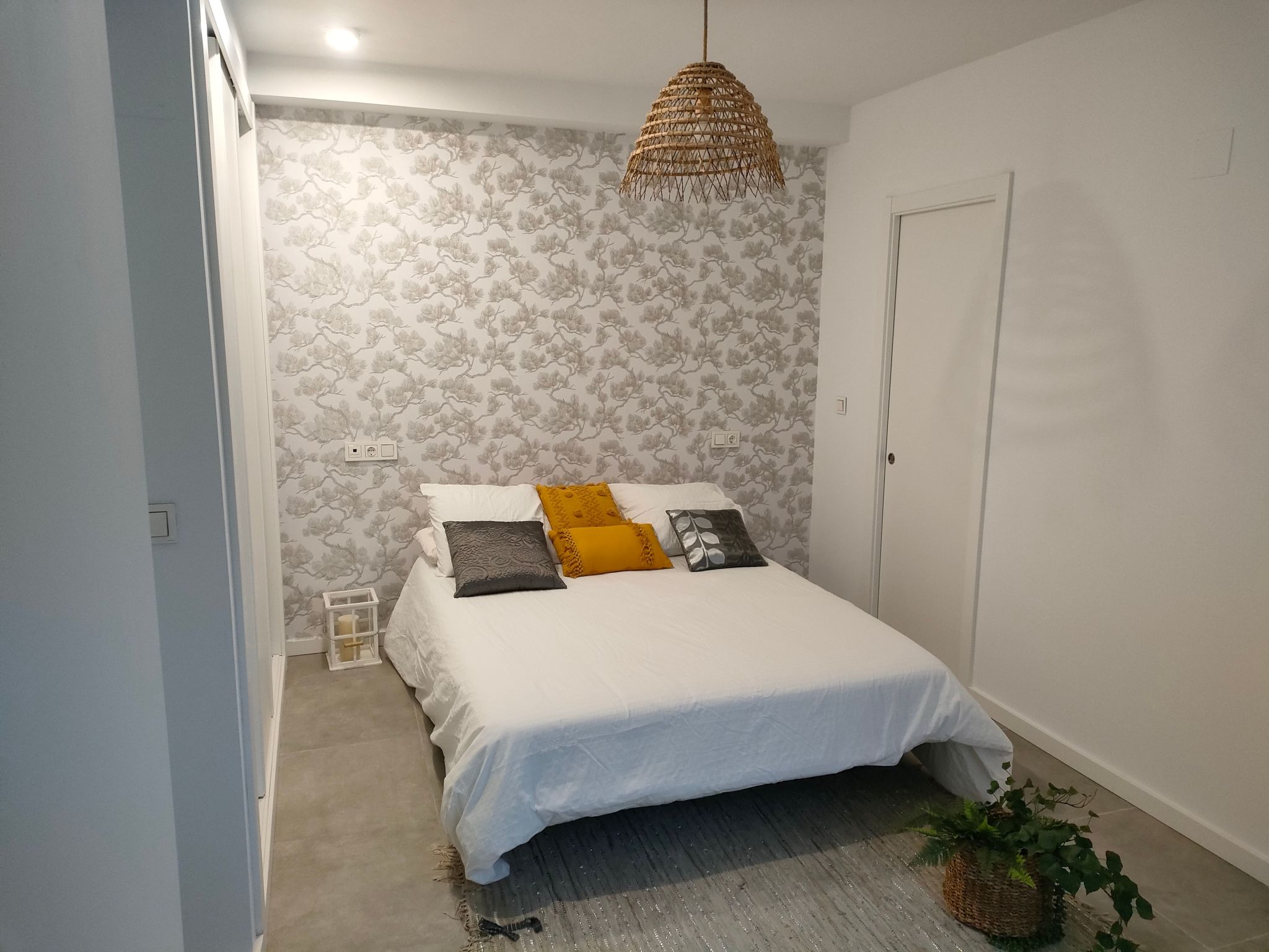 "La Invincible Moja" (Die unbesiegbare Moja)-Inside