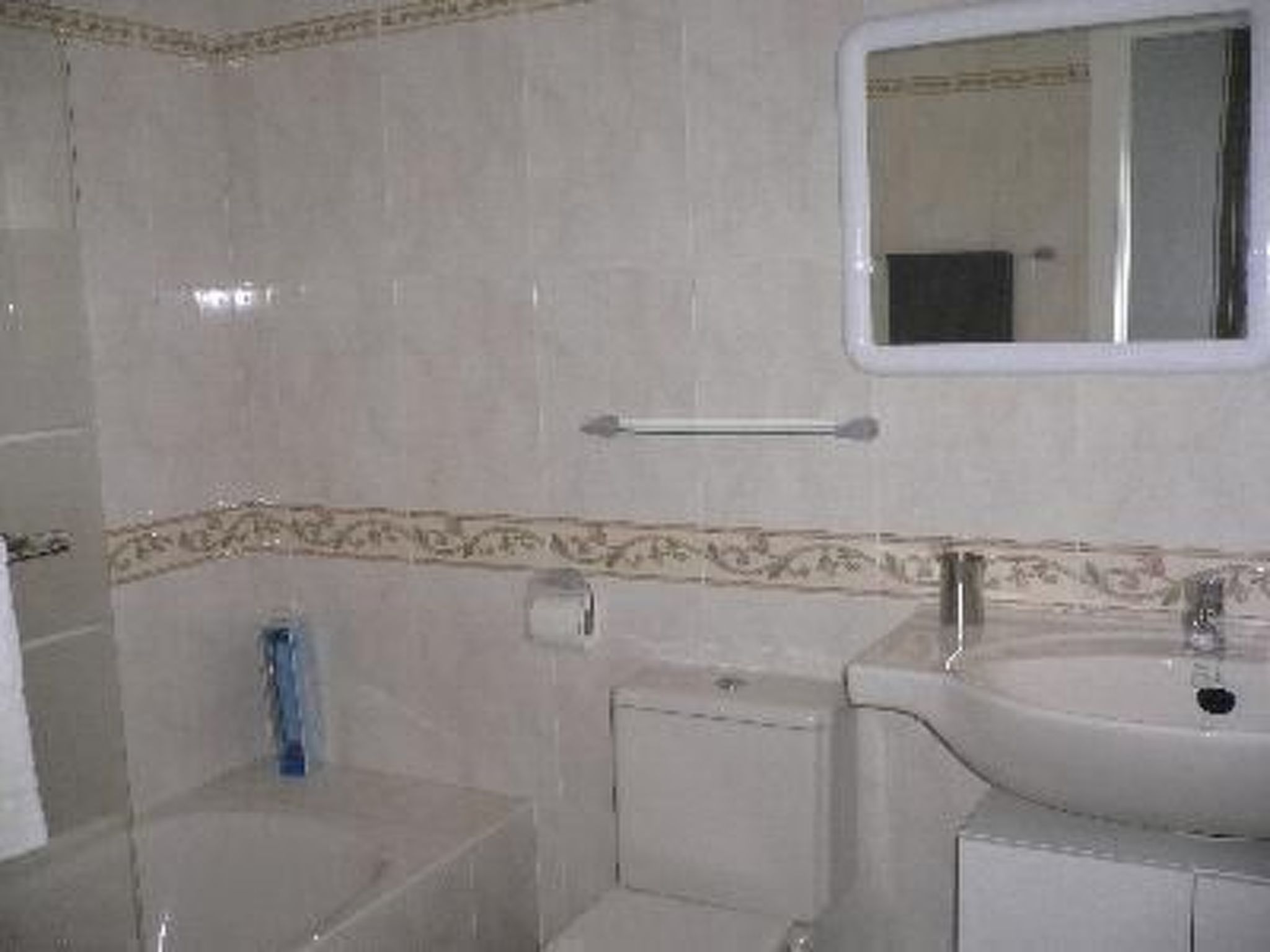 Großzügiges Ferienappartement mit Balkon-Binnen