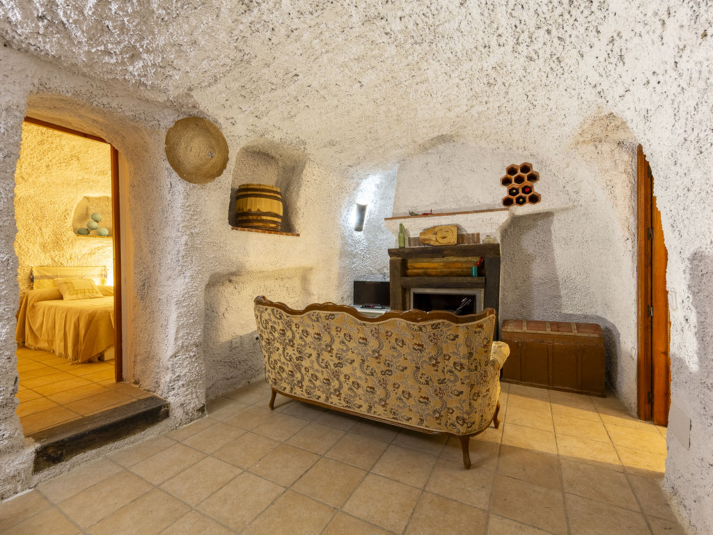 Cueva Mariana Pineda