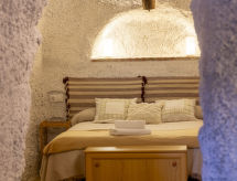 Cueva Mariana Pineda