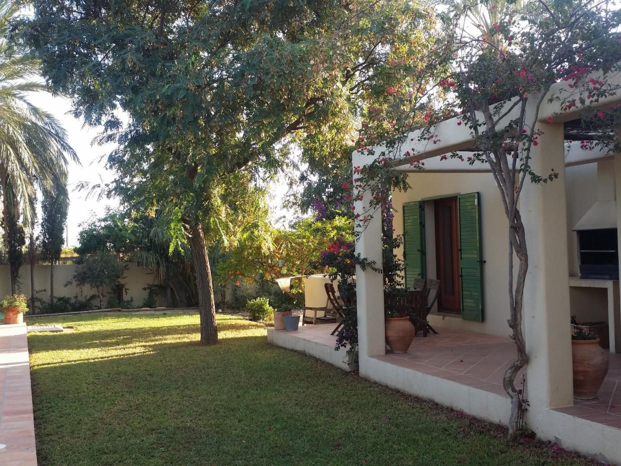 Schöne Villa für 6 Personen mit Schwimmbad-Binnen