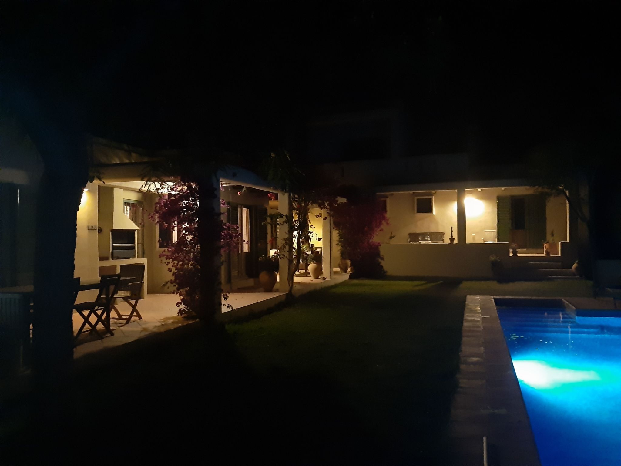 Schöne Villa für 6 Personen mit Schwimmbad-Binnen