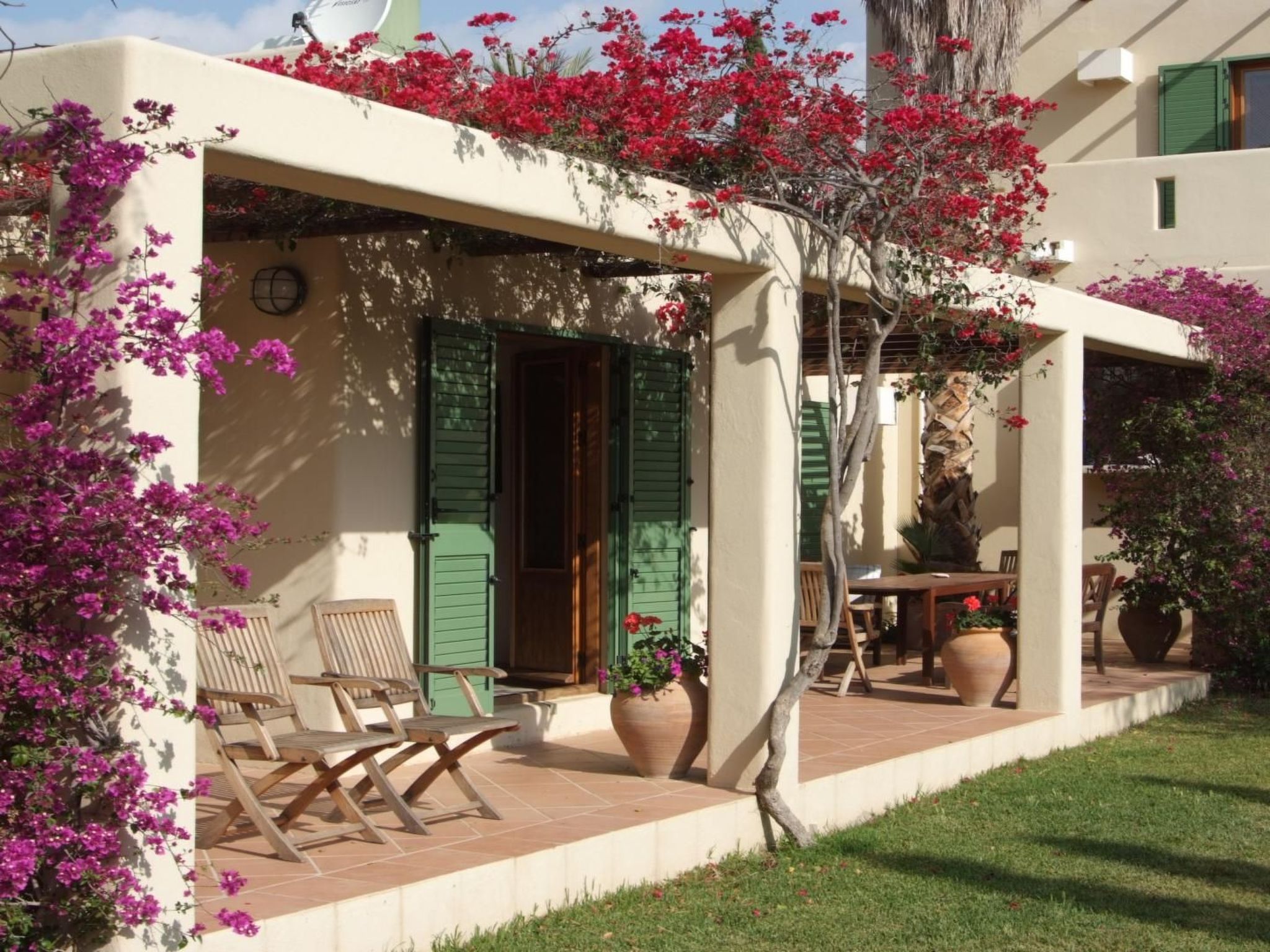 Schöne Villa für 6 Personen mit Schwimmbad-Binnen