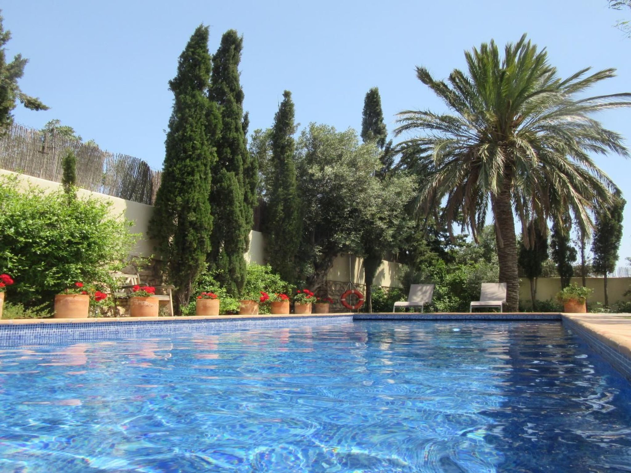 Schöne Villa für 6 Personen mit Schwimmbad-Binnen