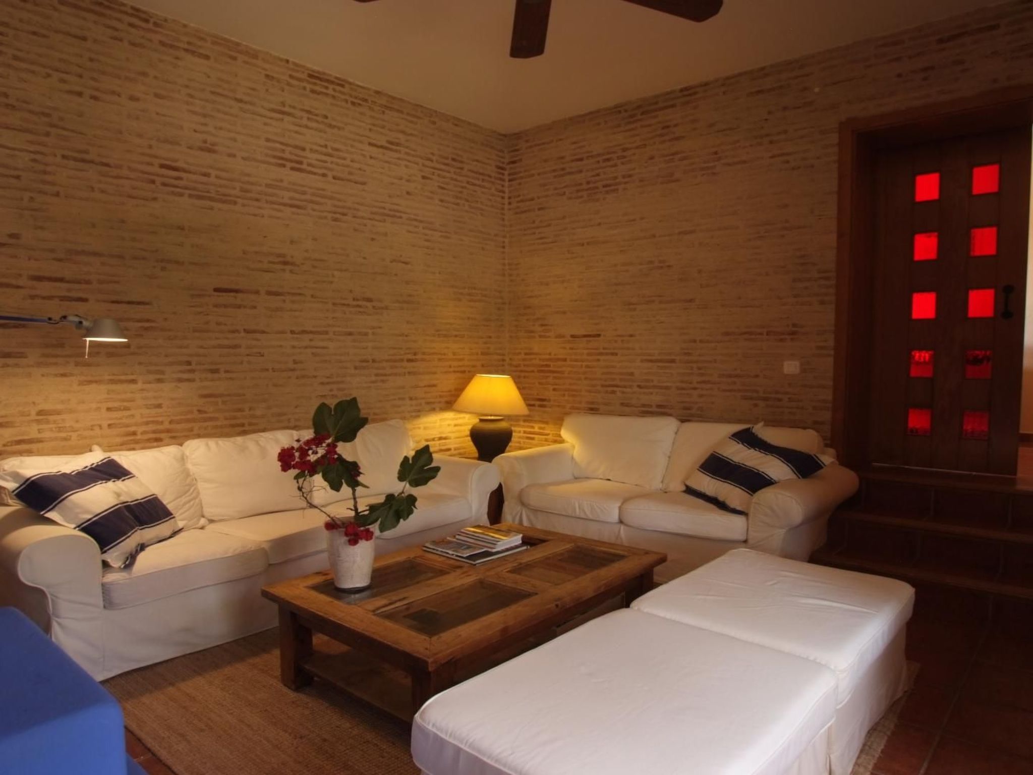 Schöne Villa für 6 Personen mit Schwimmbad-Binnen