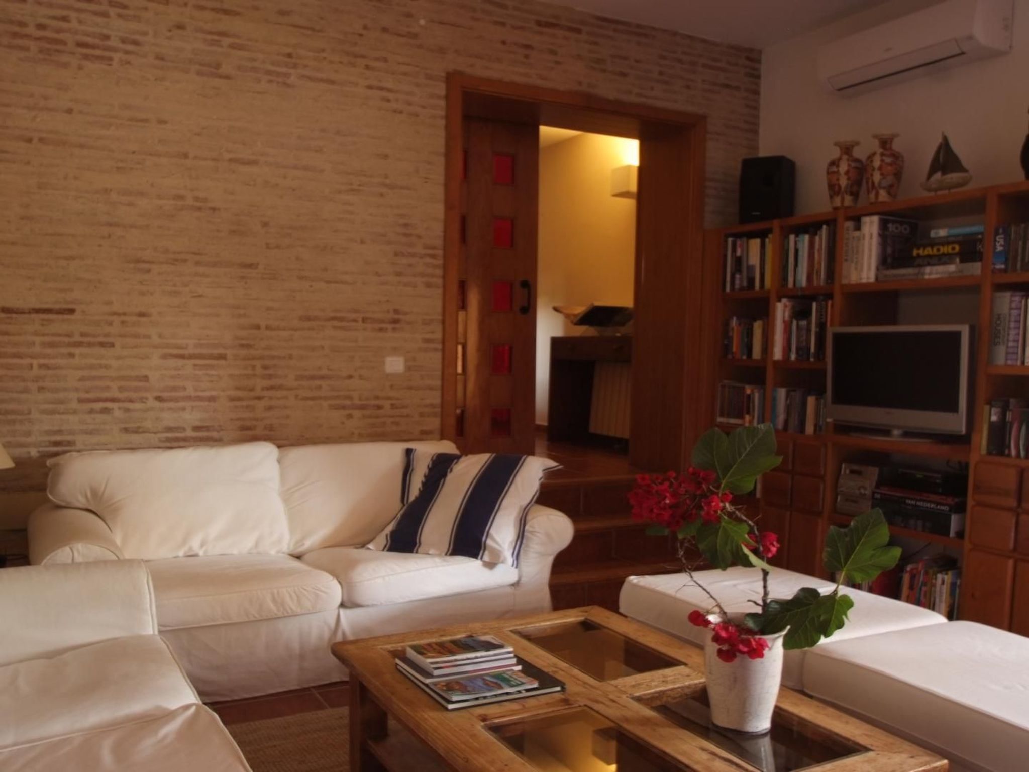 Schöne Villa für 6 Personen mit Schwimmbad-Binnen