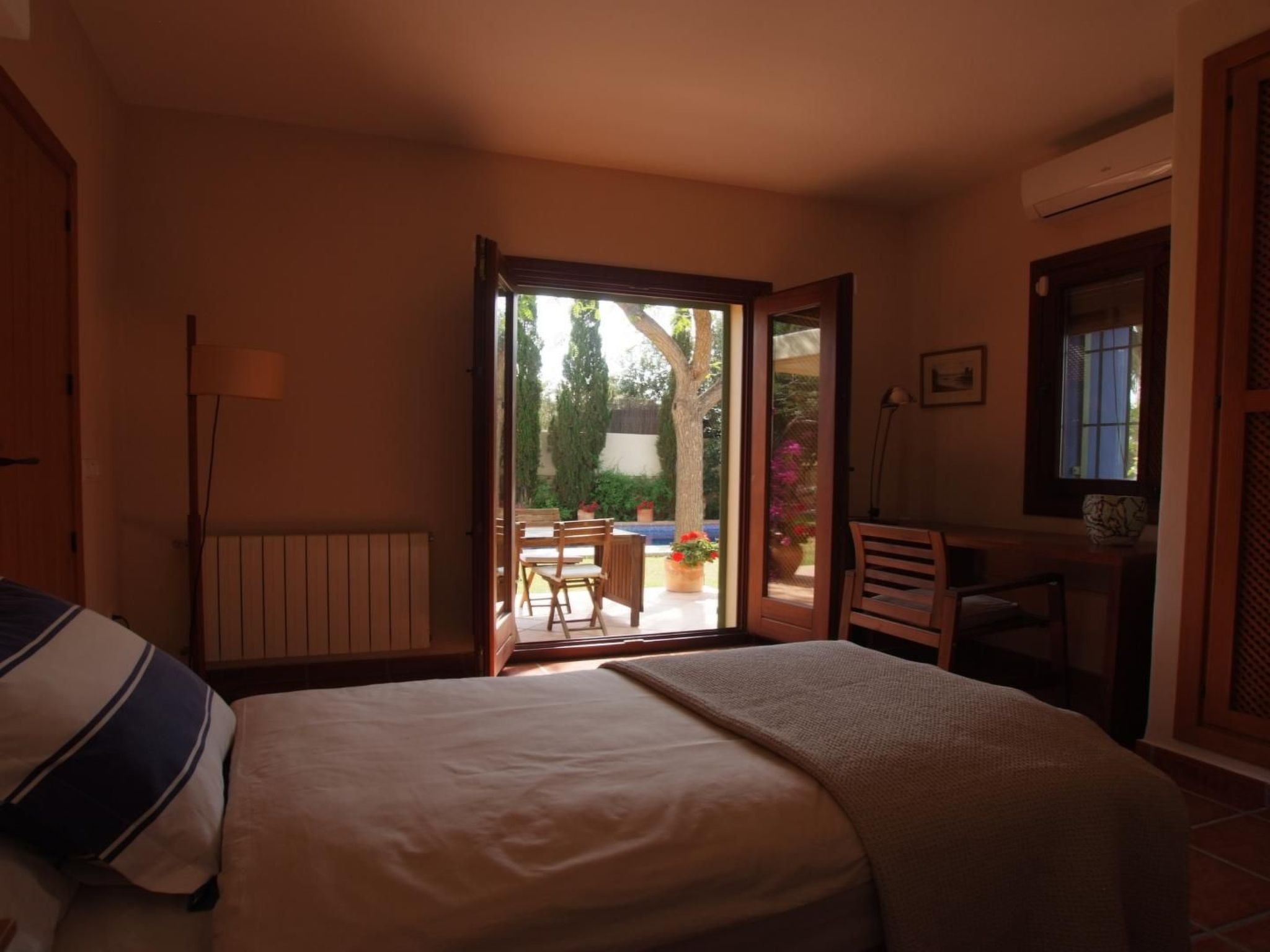 Schöne Villa für 6 Personen mit Schwimmbad-Binnen