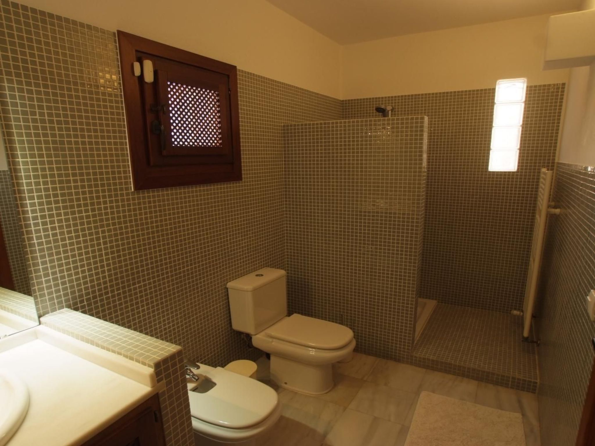 Schöne Villa für 6 Personen mit Schwimmbad-Binnen