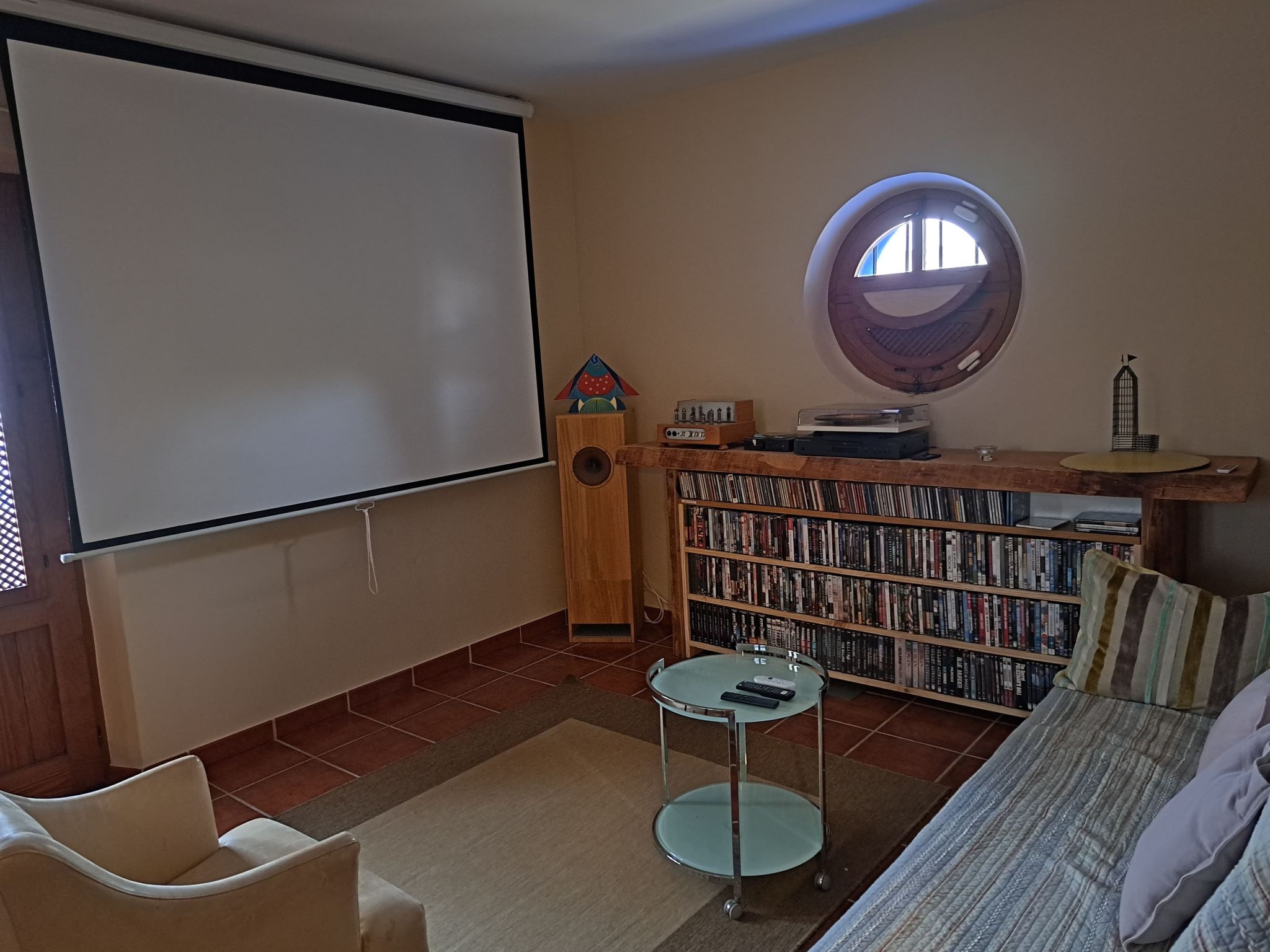 Schöne Villa für 6 Personen mit Schwimmbad-Binnen