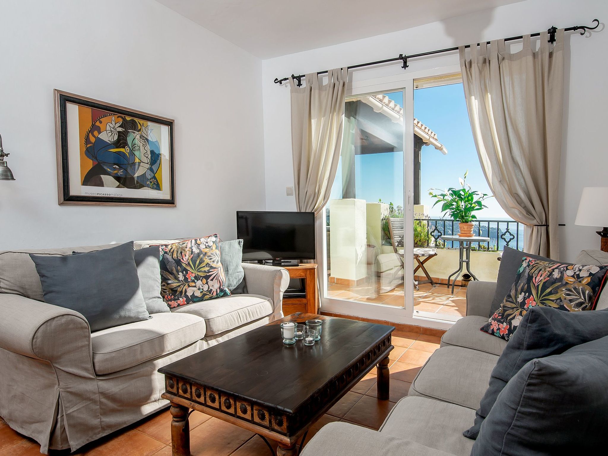 In Almuñécar mit Terrasse und Meerblick-Drinnen