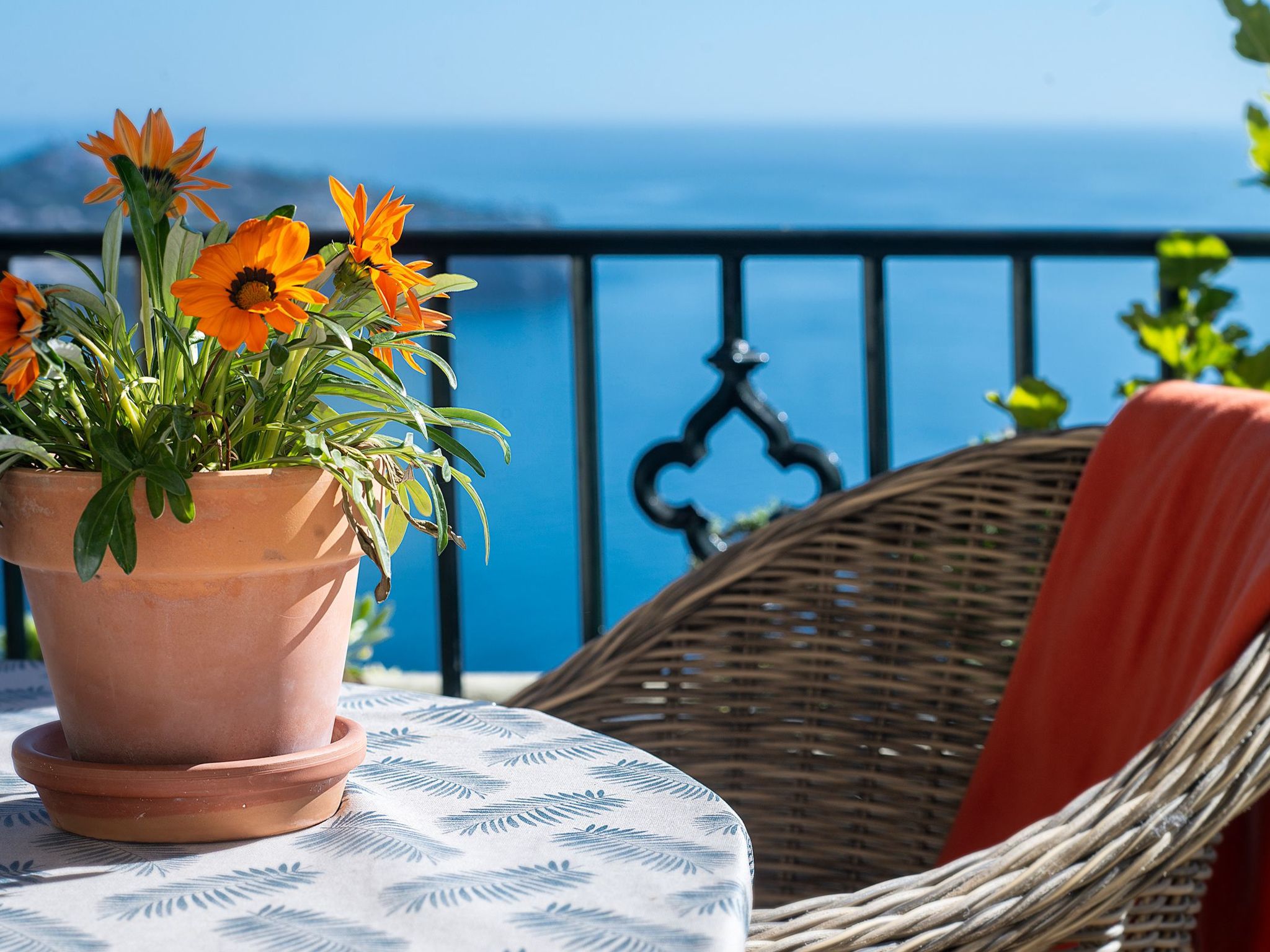 In Almuñécar mit Terrasse und Meerblick-Drinnen