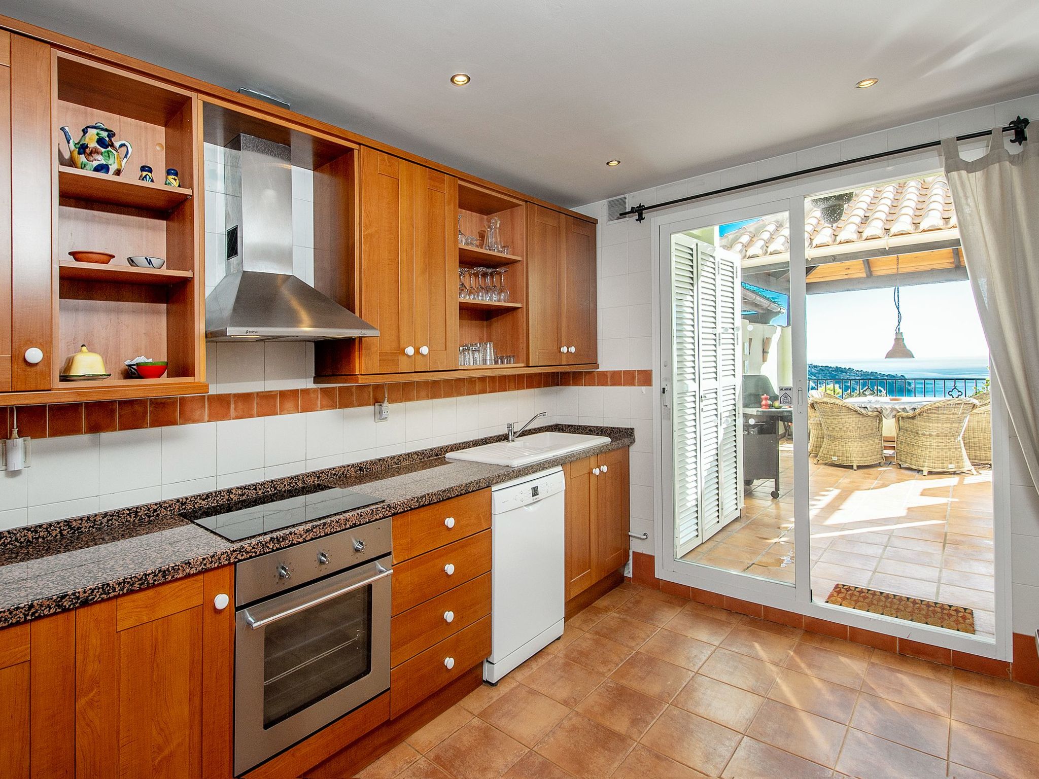 In Almuñécar mit Terrasse und Meerblick-Drinnen