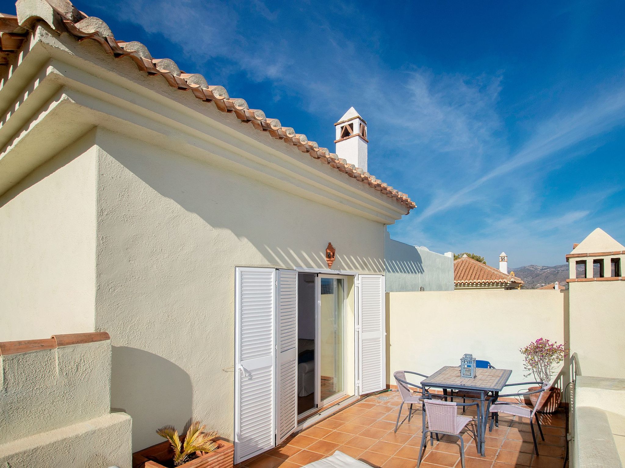 In Almuñécar mit Terrasse und Meerblick-Drinnen