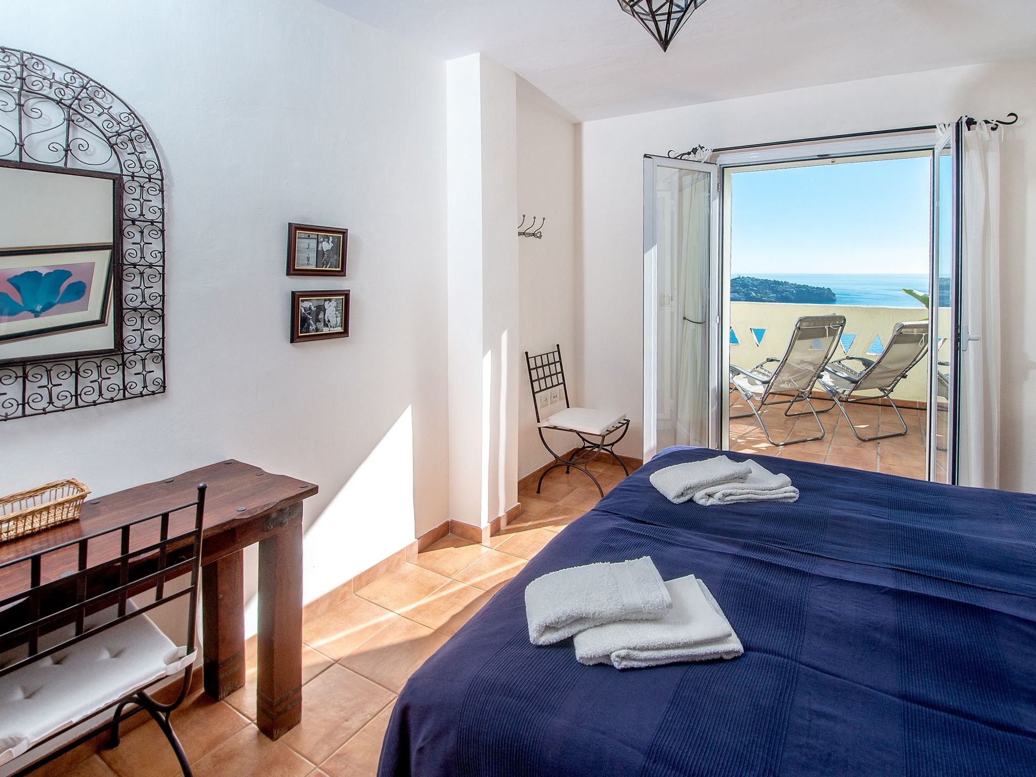 In Almuñécar mit Terrasse und Meerblick-Drinnen