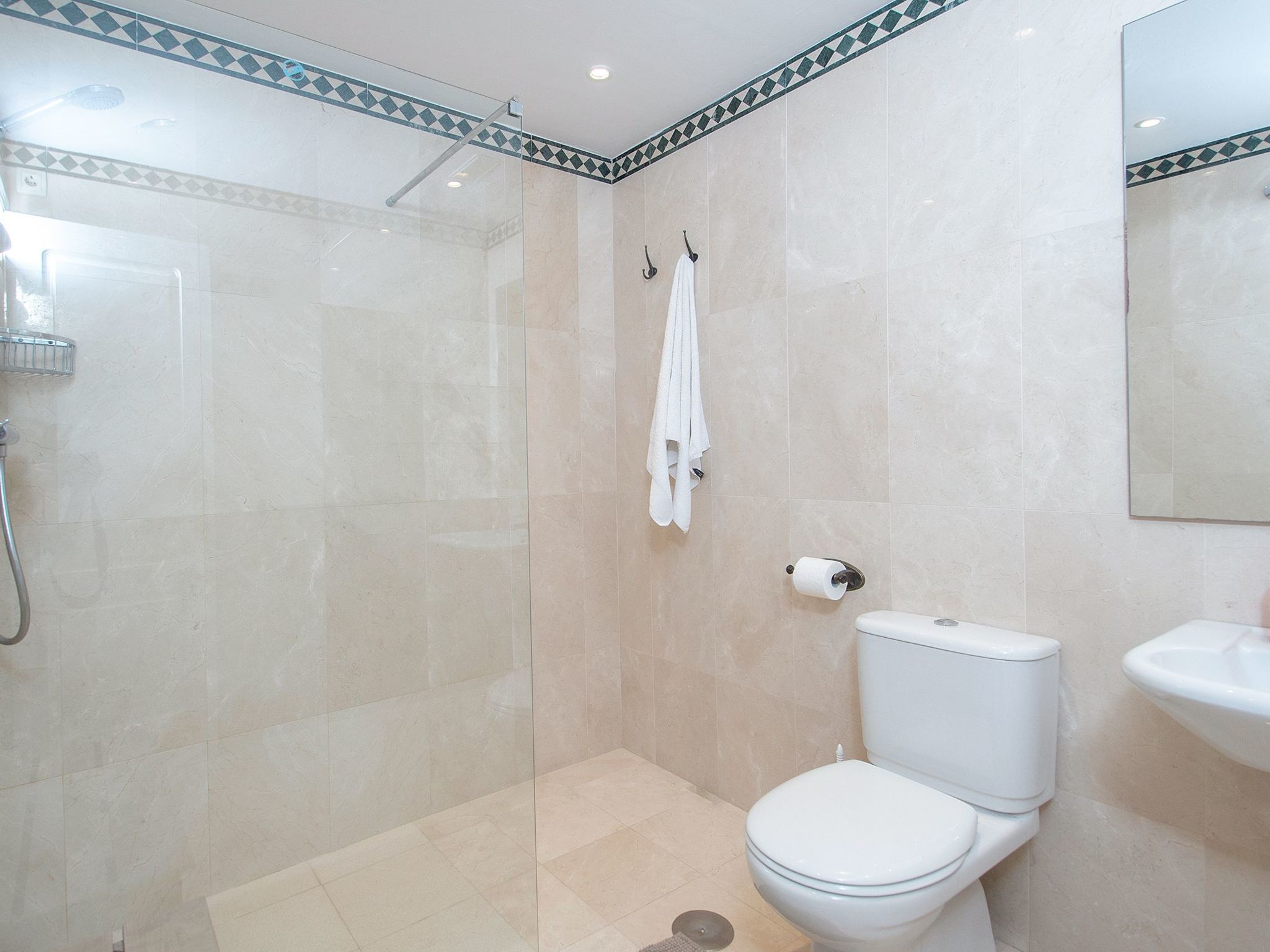 In Almuñécar mit Terrasse und Meerblick-Drinnen