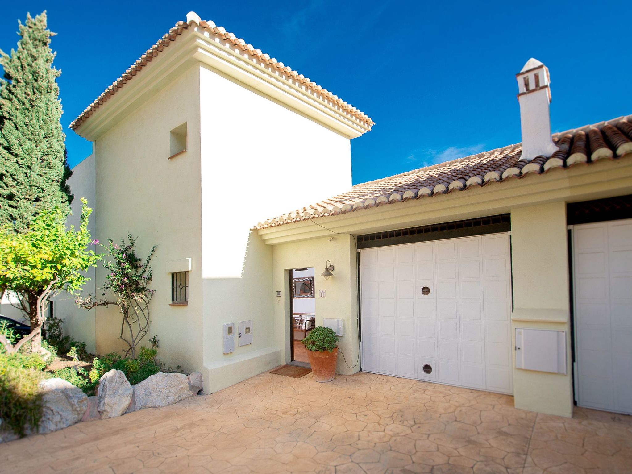 In Almuñécar mit Terrasse und Meerblick-Drinnen