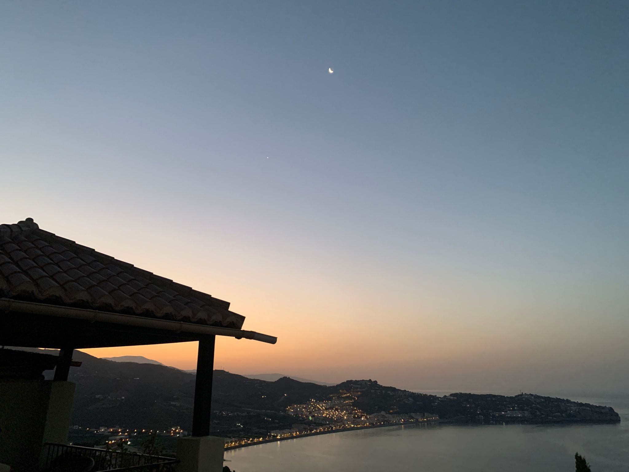 In Almuñécar mit Terrasse und Meerblick-Drinnen