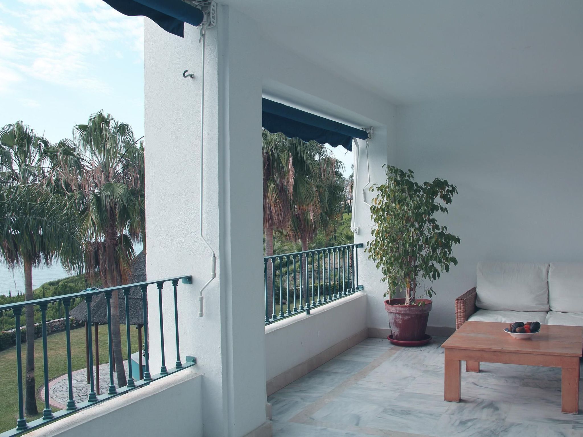 Mit Terrasse, Pool und Garten-Binnen