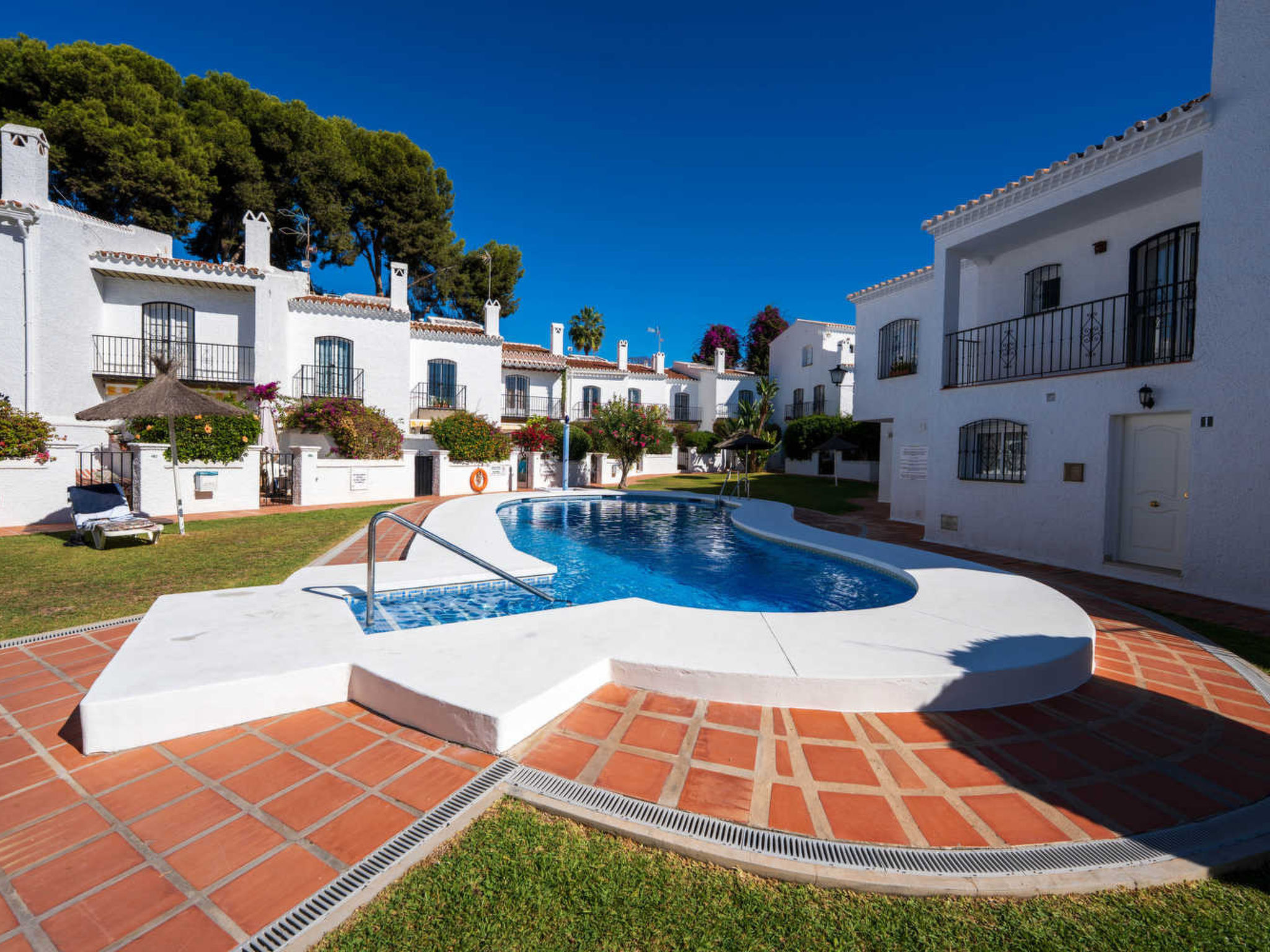 Los Pinos 29 Villas by Casasol - Drinnen