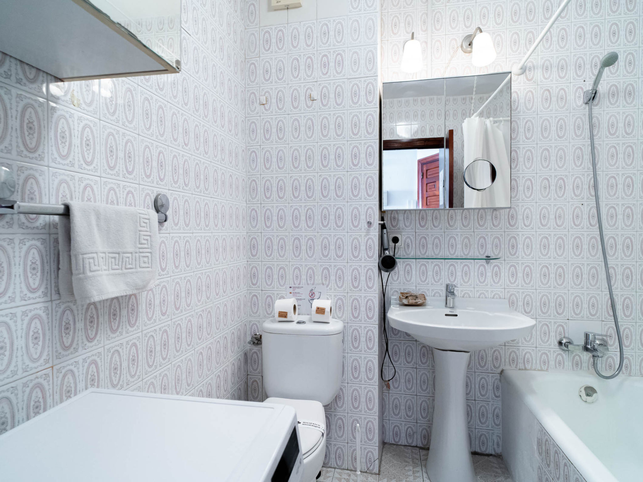 Corona 204 Apartment by Casasol - Drinnen