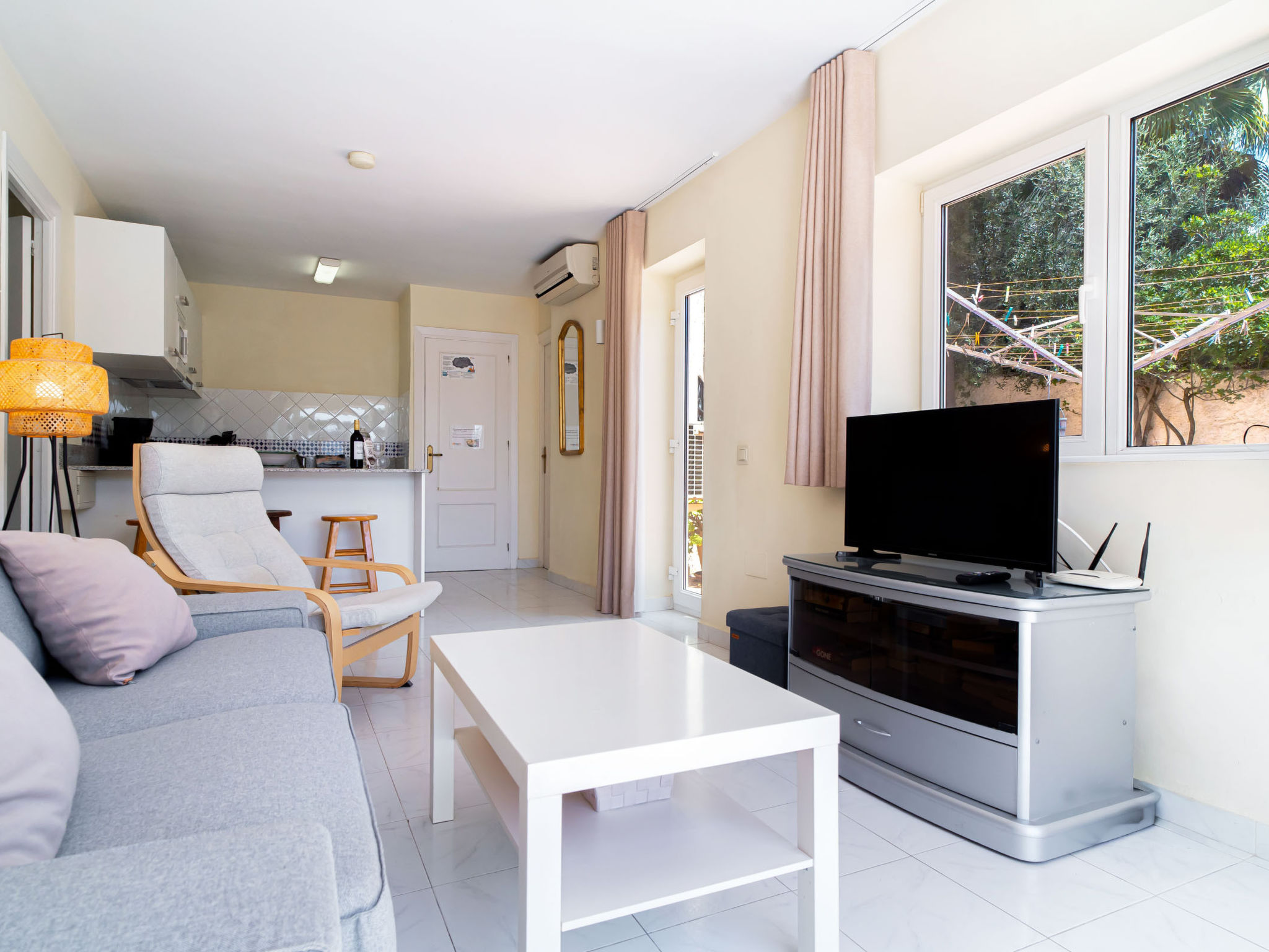 Chimenea 15 Private Pool and Parking by Casasol - Dedans