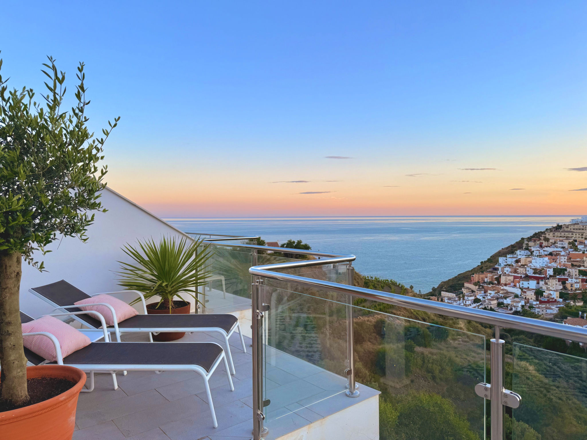 Penthouse Balcon del Mar 121 by Casasol