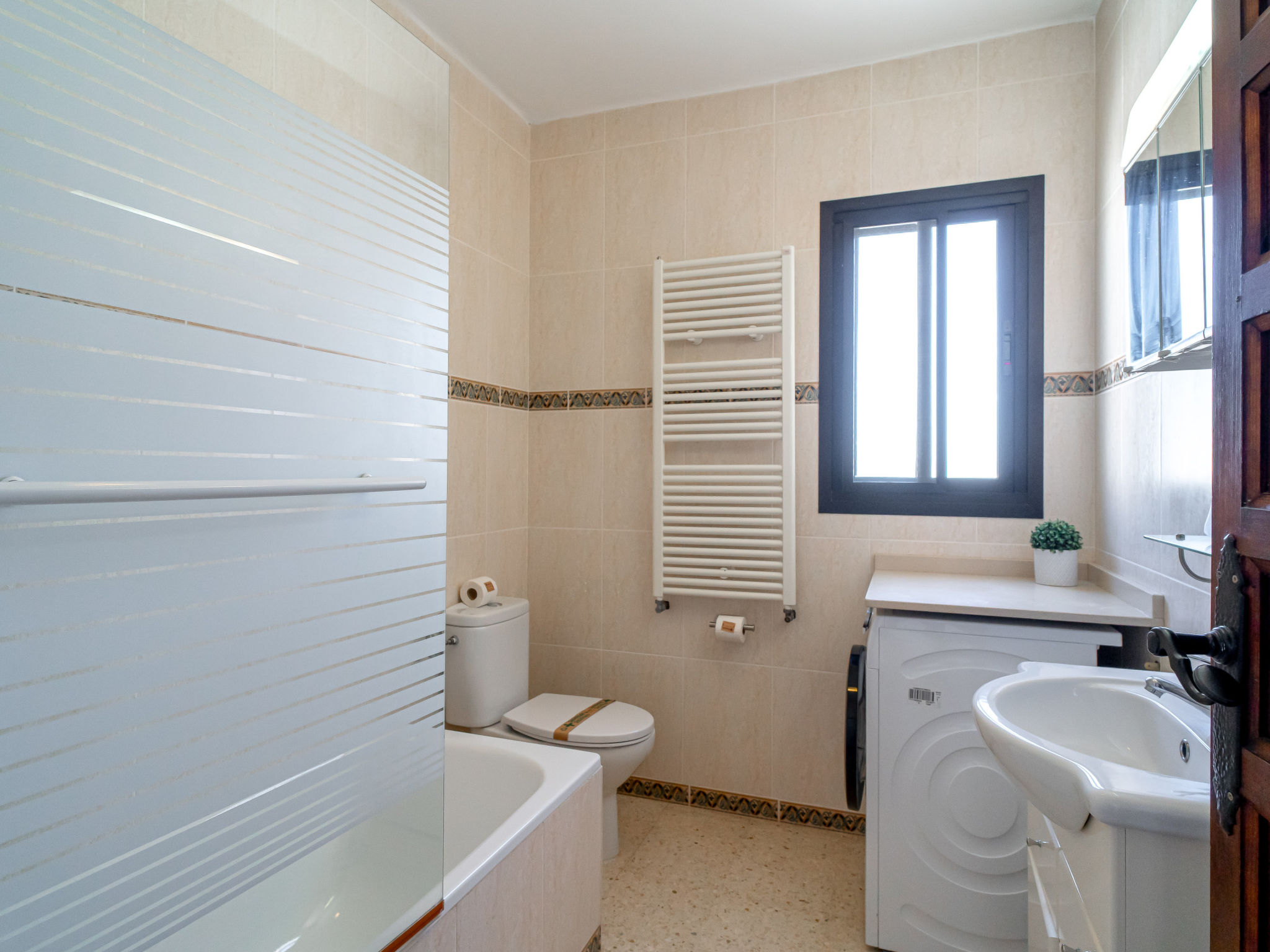 Los Naranjos 15B Capistrano Village by Casasol - Drinnen