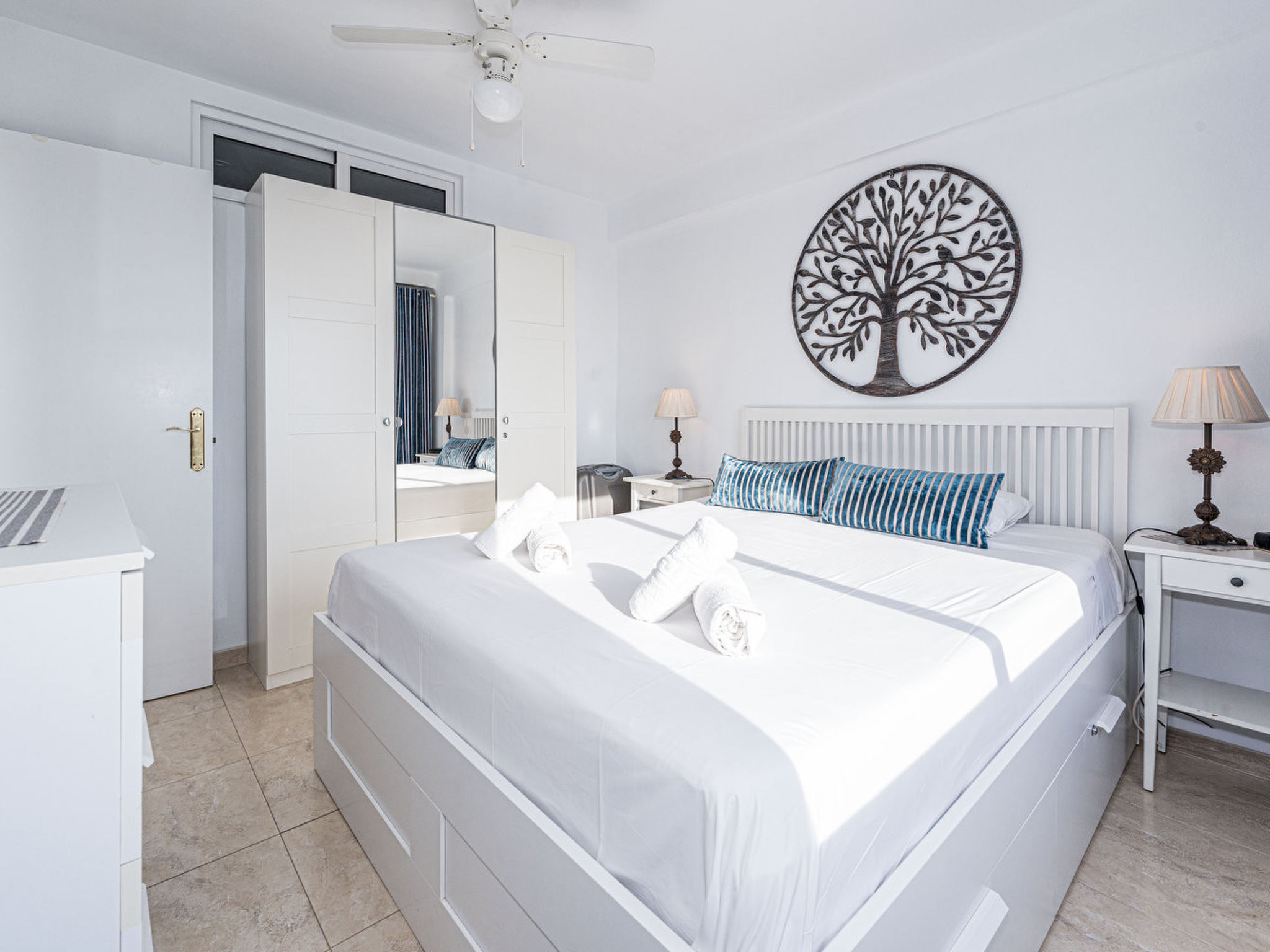 Miami 5 Seaview by Casasol - Inside