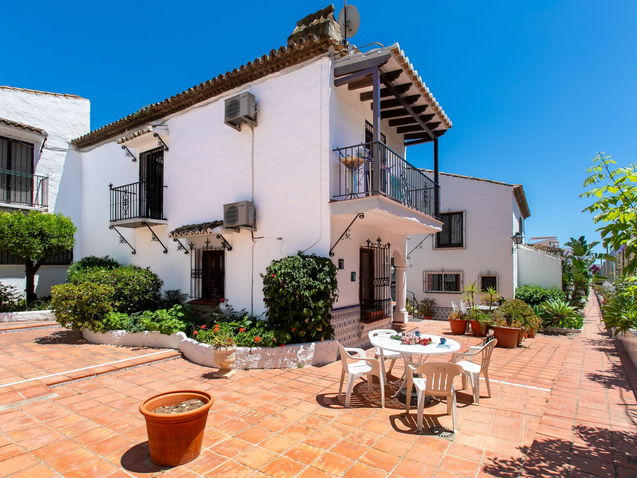 Nerja Beach Center - Buiten
