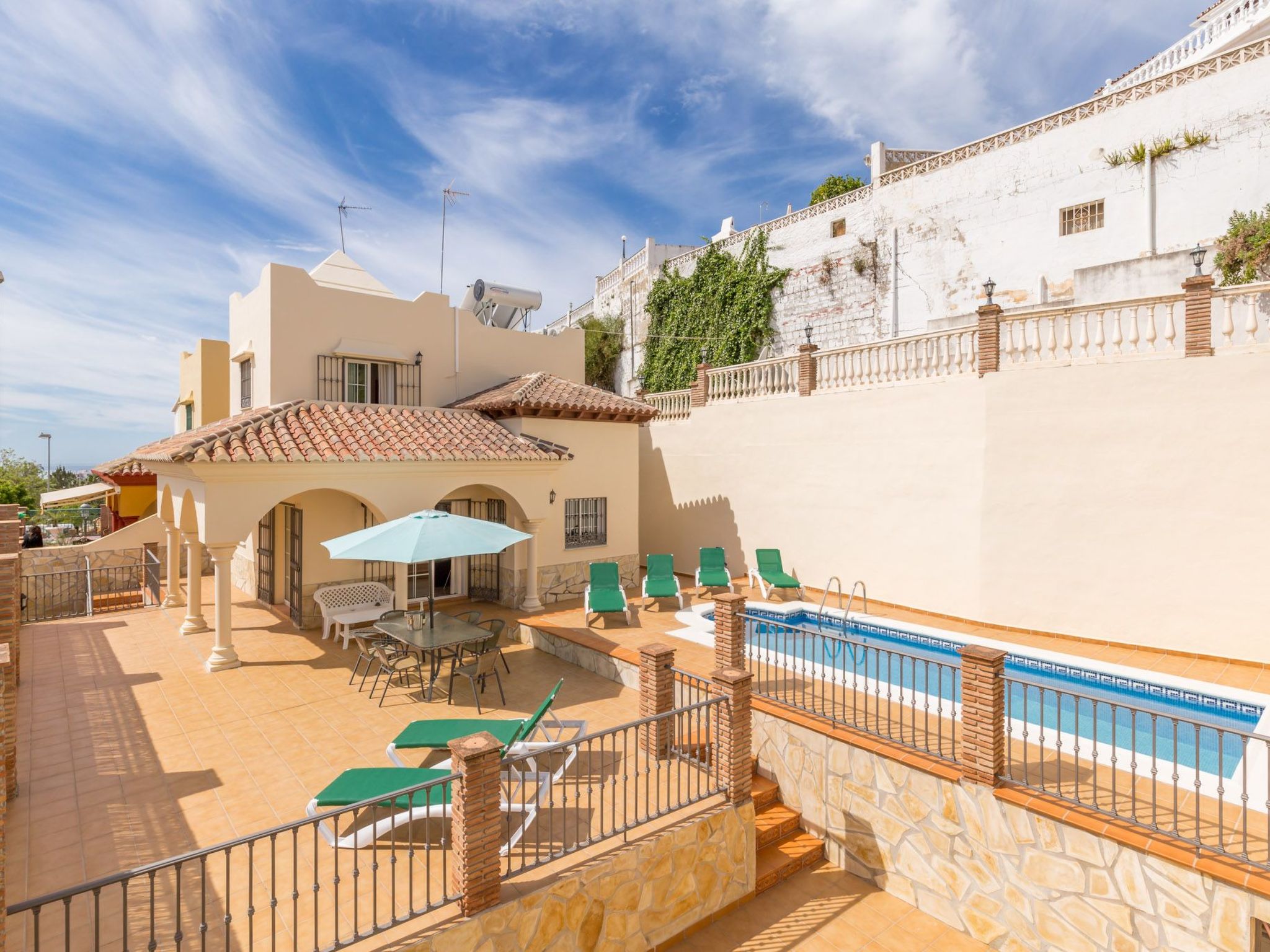 Villa Oliva Nerja - privater Pool-Image-tags.info