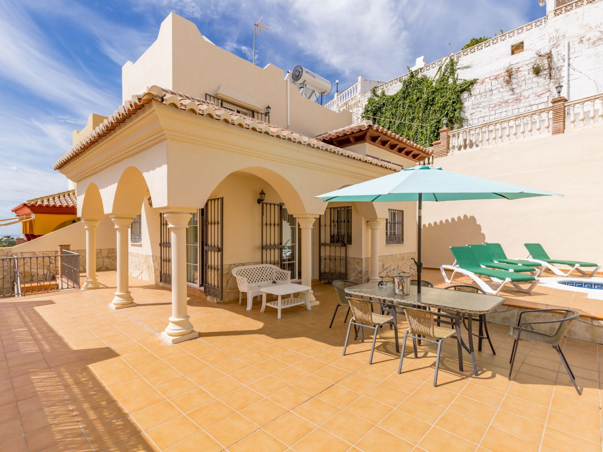 Villa Oliva Nerja - privater Pool-Image-tags.info